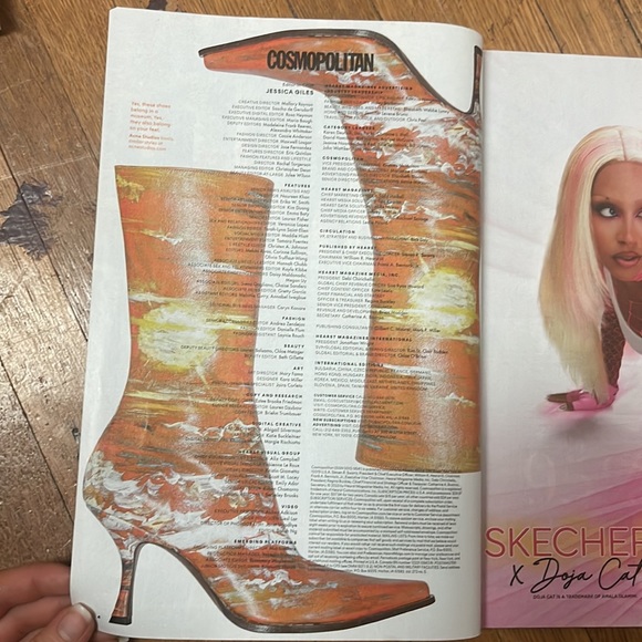 Cosmopolitan Magazine September & October 2023 Halle Bailey - Picture 4 of 15